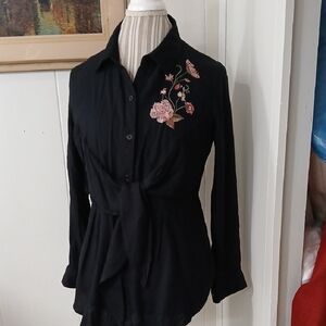 Signature Studio Black Floral Embroidered Button Down Shirt